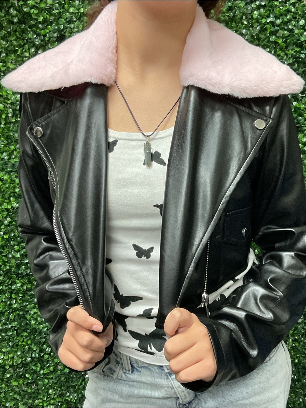 Forever 21 Y2K Cropped Leather Jacket with Faux Fur Collar